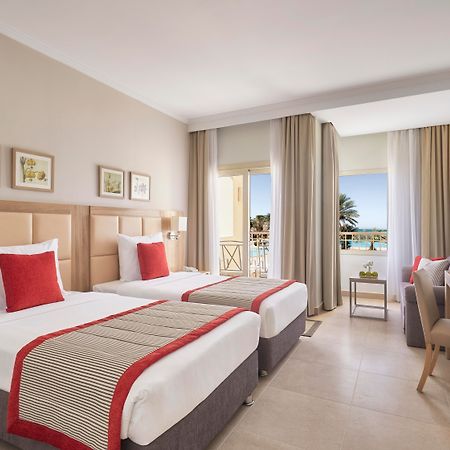 Jaz Elite Casa Del Mar Beach Hurgada Dış mekan fotoğraf A room at the hotel