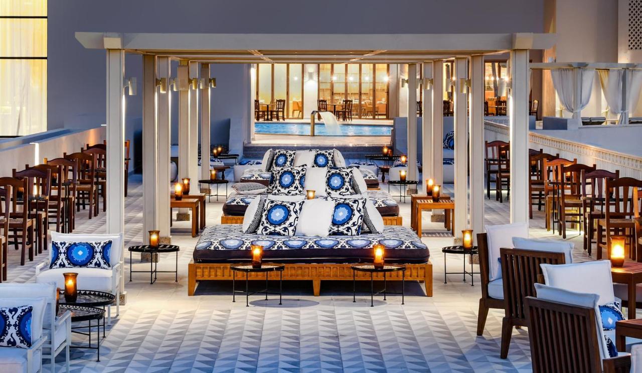 Jaz Elite Casa Del Mar Beach Hurgada Dış mekan fotoğraf The lobby at the Four Seasons Resort Maldives at Landaa Giraavili