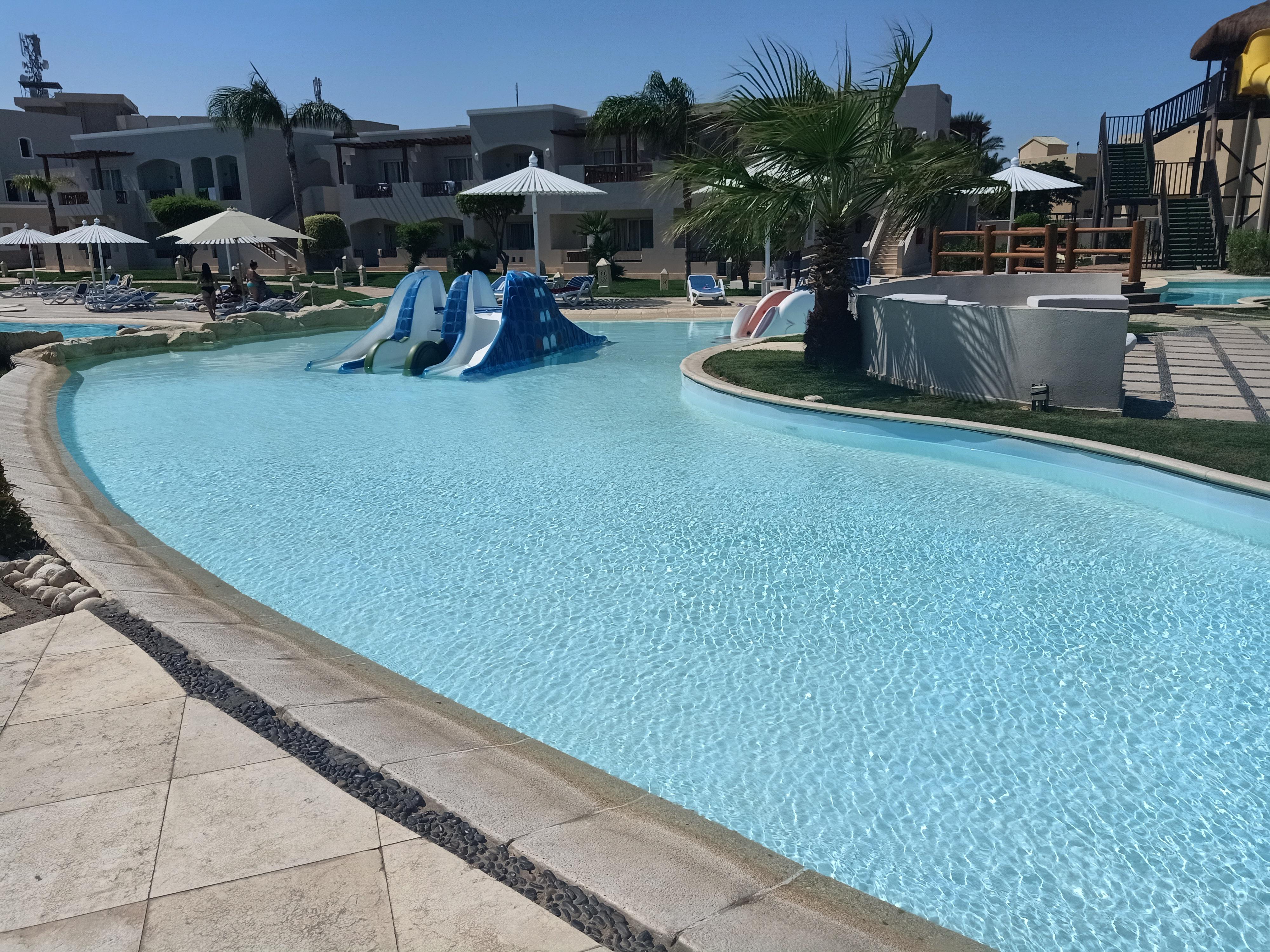 Jaz Elite Casa Del Mar Beach Hurgada Dış mekan fotoğraf The swimming pool at the resort