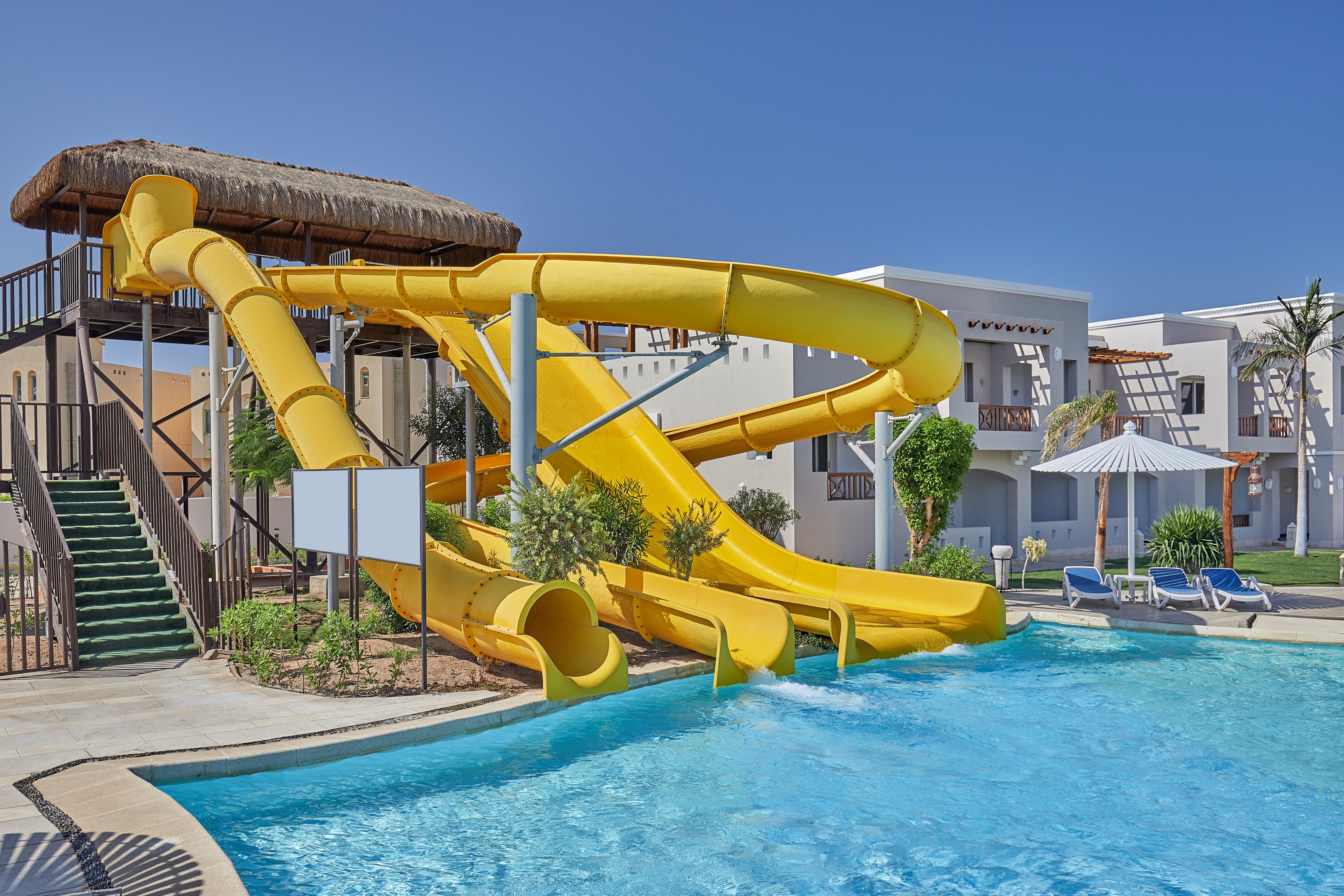 Jaz Elite Casa Del Mar Beach Hurgada Dış mekan fotoğraf A water slide