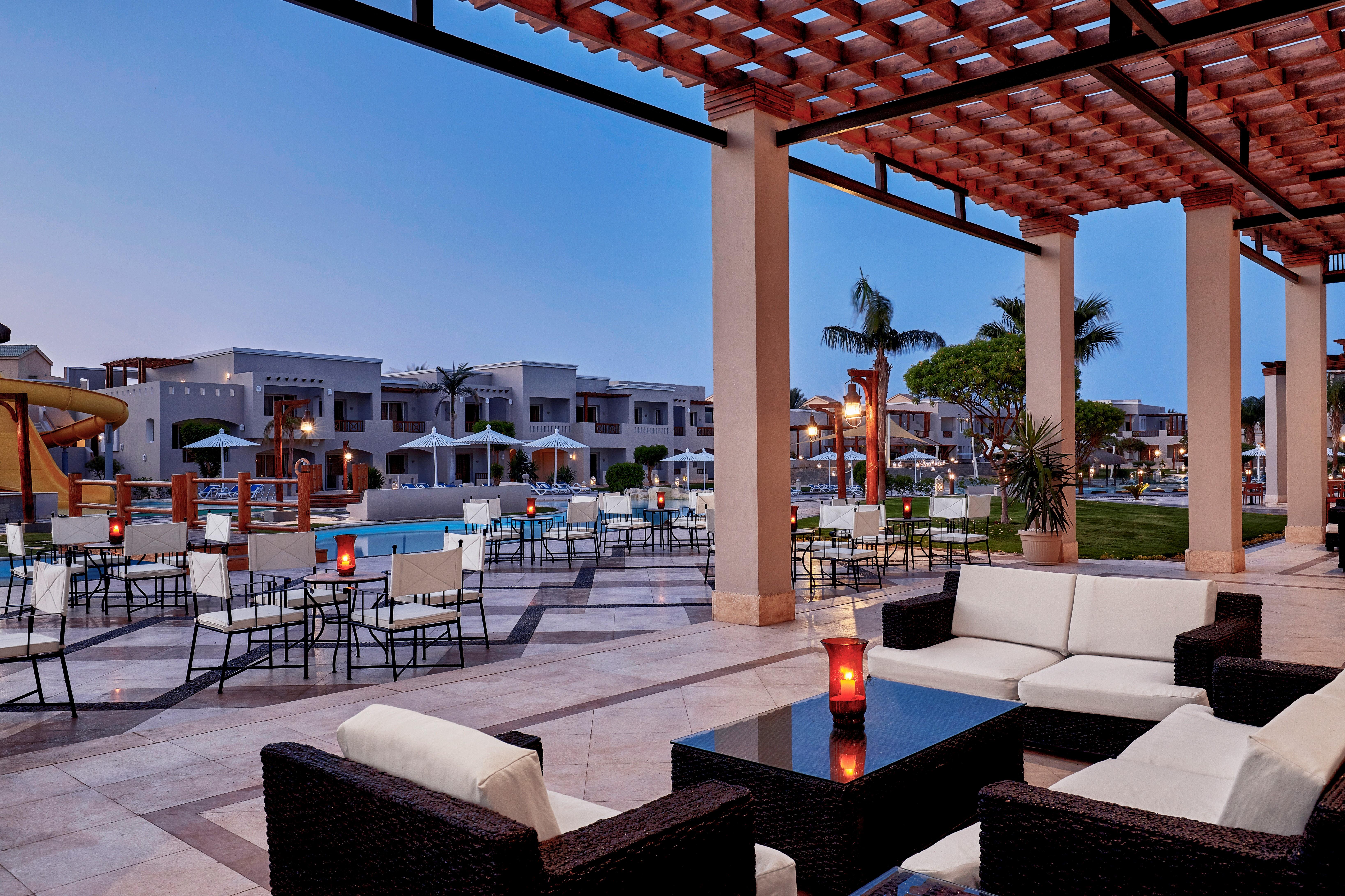 Jaz Elite Casa Del Mar Beach Hurgada Dış mekan fotoğraf The Westin The Pearl, Muscat