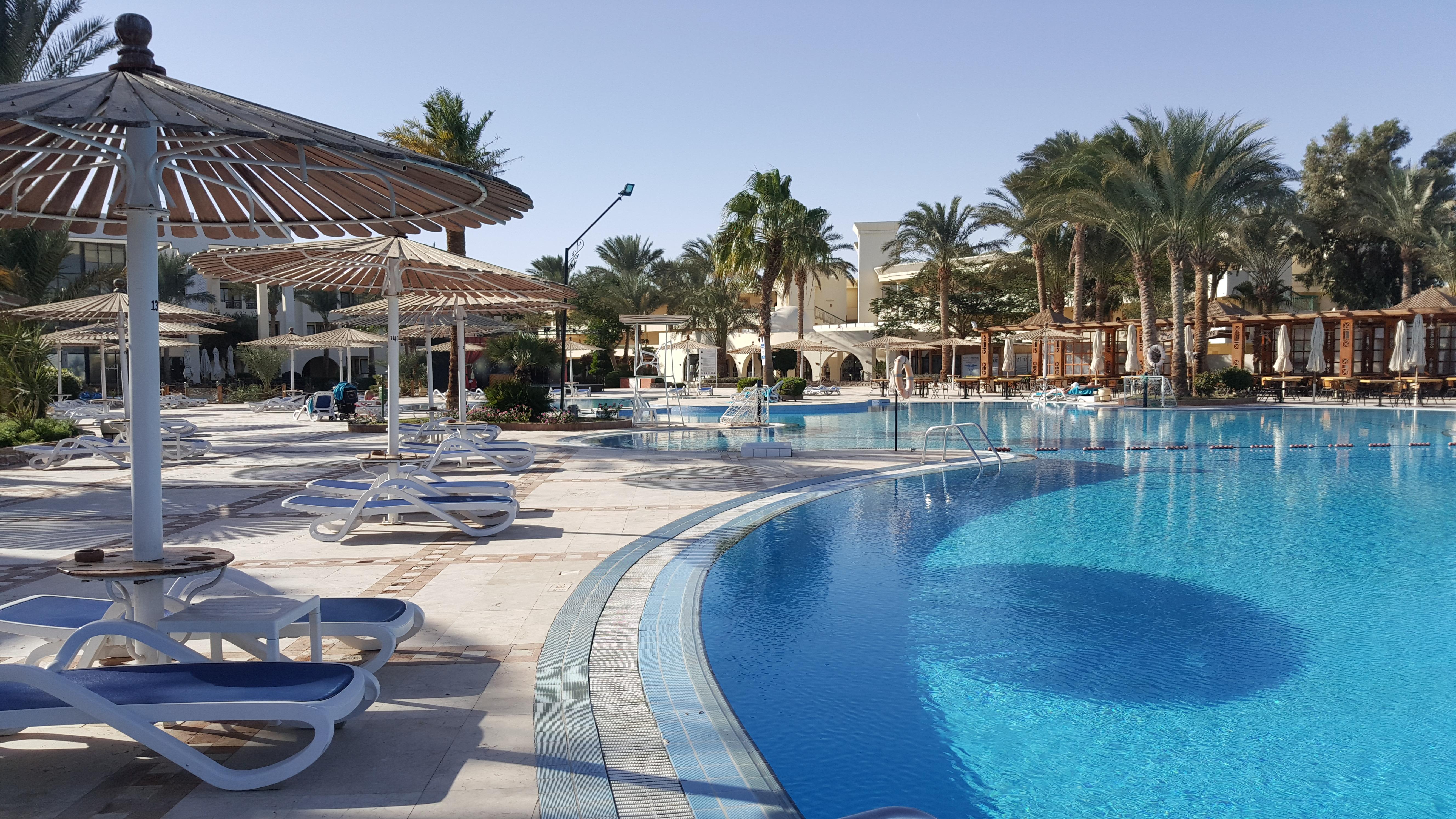 Jaz Elite Casa Del Mar Beach Hurgada Dış mekan fotoğraf The pool at the Hilton Sharm El Sheikh