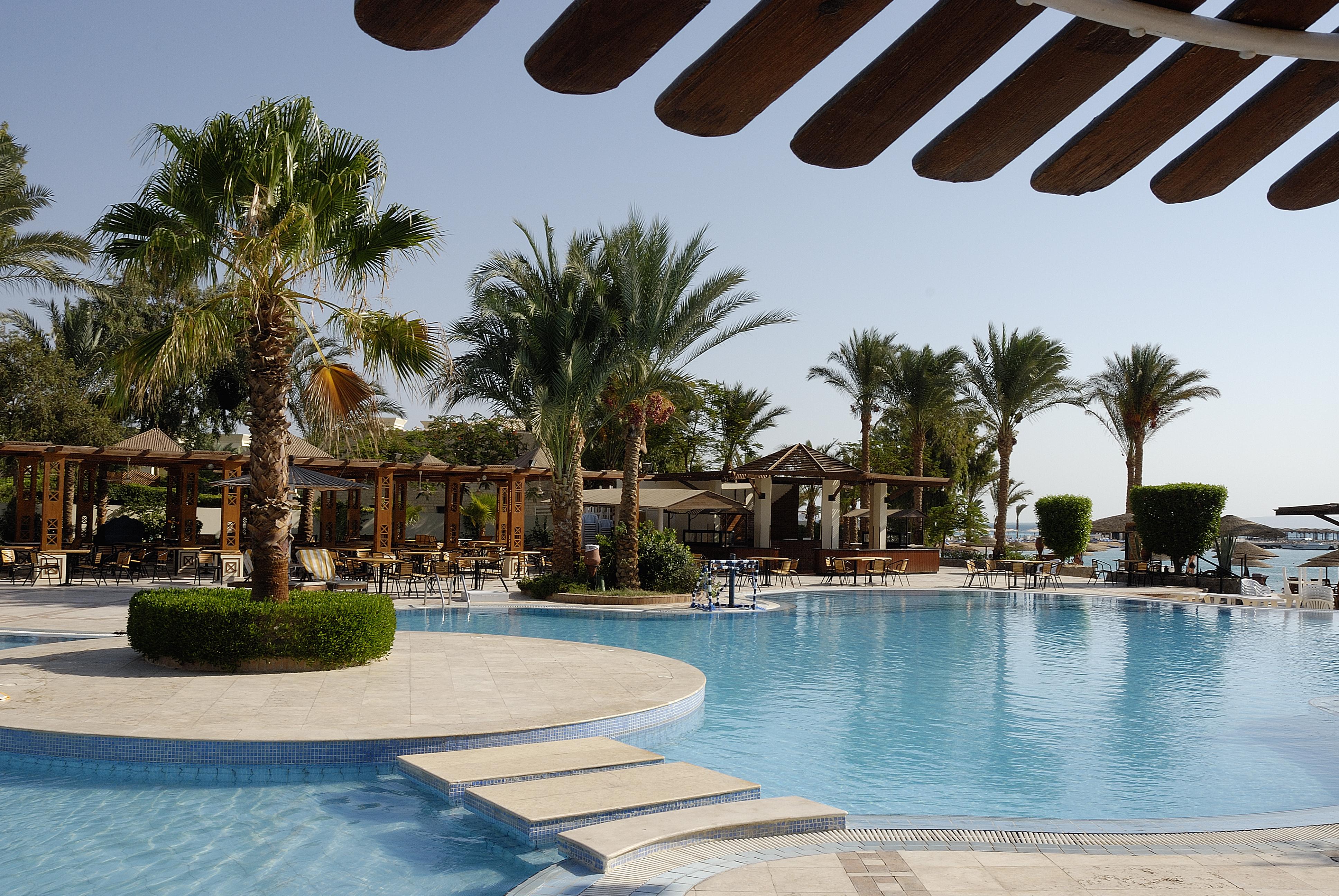 Jaz Elite Casa Del Mar Beach Hurgada Dış mekan fotoğraf The swimming pool at the Hilton Sharm El Sheikh
