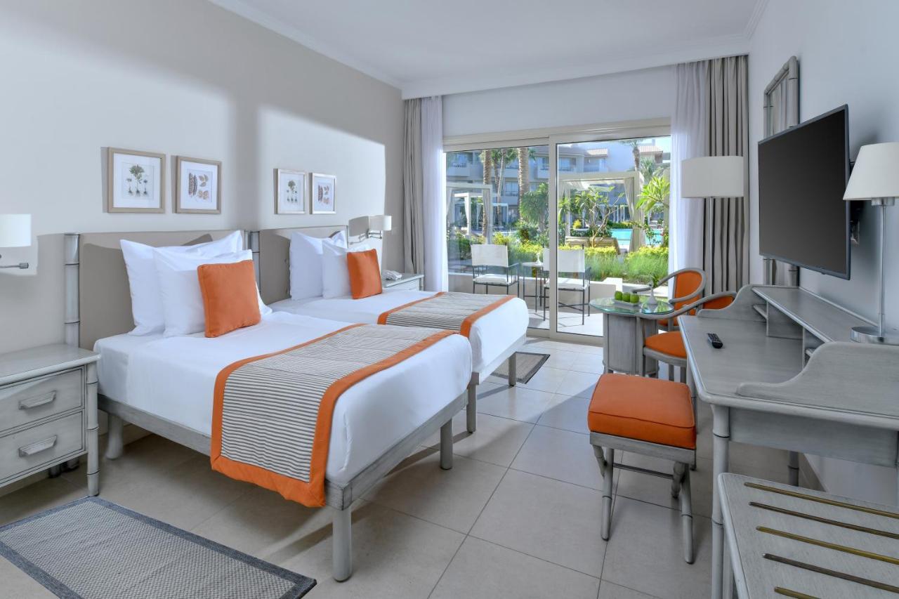 Jaz Elite Casa Del Mar Beach Hurgada Dış mekan fotoğraf A room at the Iberostar Grand Hotel at Playa del Inglés, Gran Canaria